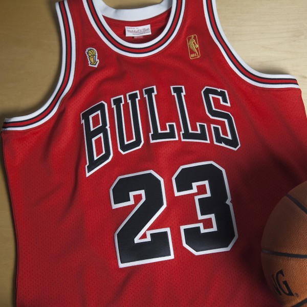 Herren NBA Chicago Bulls Trikot Michael Jordan 1996-97 Championship Authentic Auswärtstrikot Swingman Herren NBA Chicago Bulls Trikot Michael Jordan 1996-97 Championship Authentic Auswärtstrikot Swingman