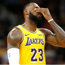 LeBron James Trikots werden am Erntedankfest sein