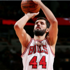 Bulls 'Nikola Mirotic nach der Auseinandersetzung mit Teamkollege Bobby Portis ins Krankenhaus eingeliefert