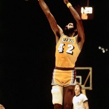 Sobald die Legende große Connie Hawkins bei 75 stirbt